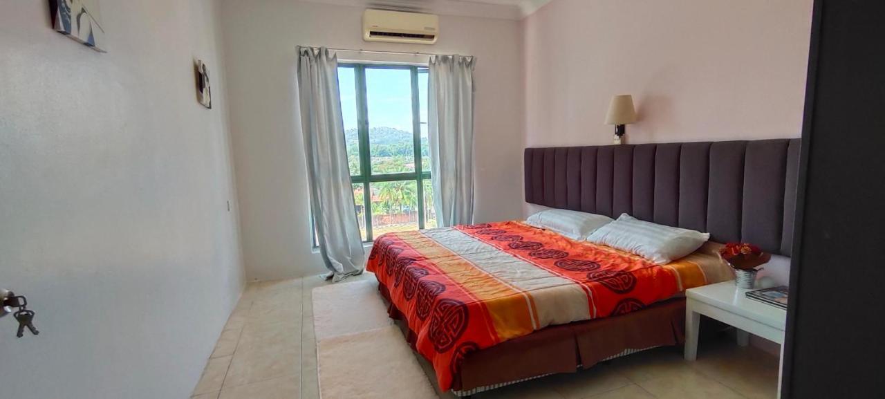 Gold Coast International Resort Kampong Bukit Beruang エクステリア 写真
